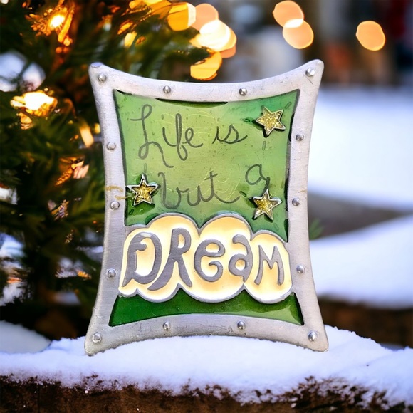 LIFE IS BUT A DREAM small silver and green enamel keepsake jewelry metallic box - Picture 14 of 16